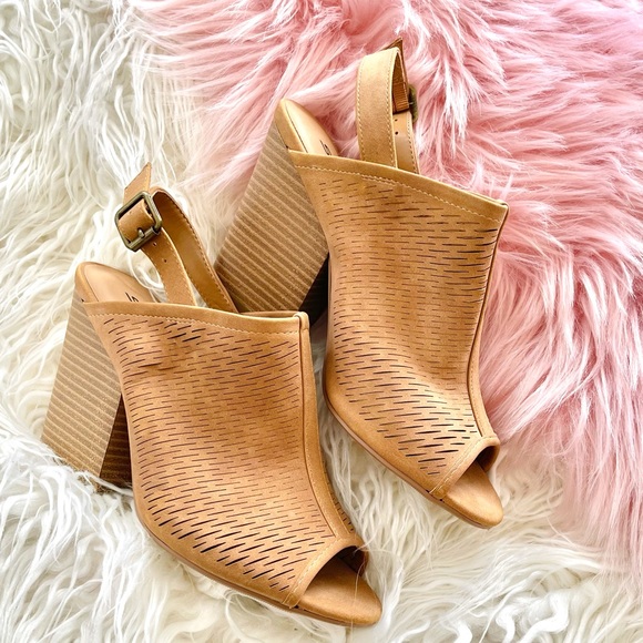 Shoes - Camel Ankle Booties